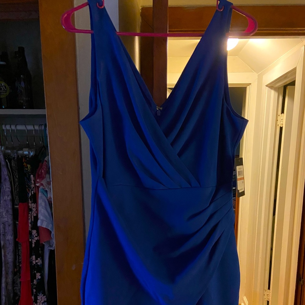 Classic, never-worn Guess cocktail dress